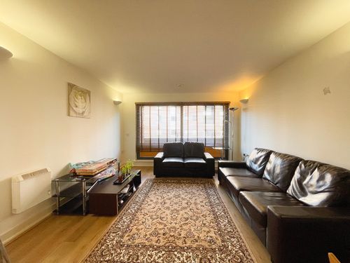  - 10E Moss Street - L6 1HE