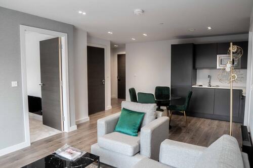  - One Park Lane - L1 8AX