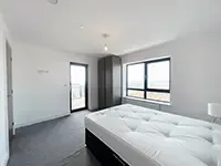 New 3 bedroom/3 bathroom luxury apartment in Kings Dock Mill.